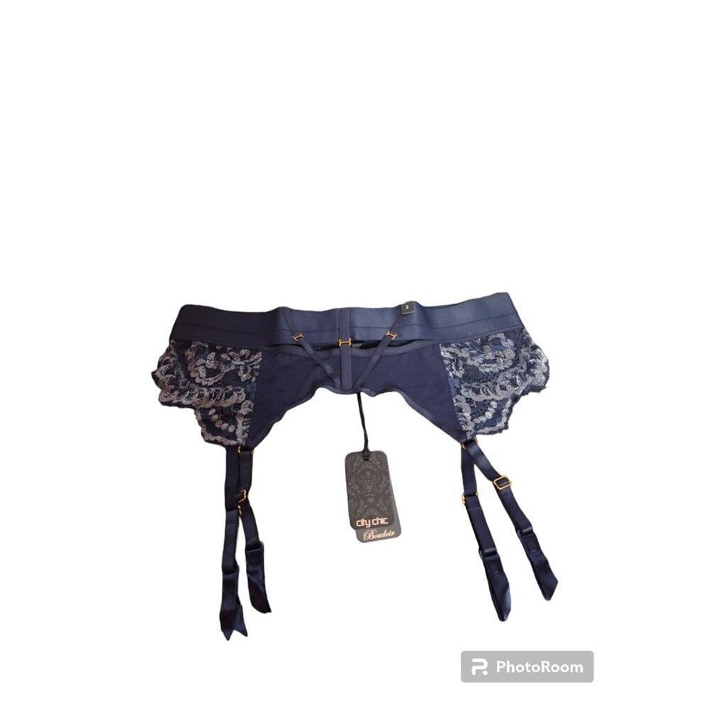 City Chic NWT Alexis Garter Belt in  Midnight, M (18-20)